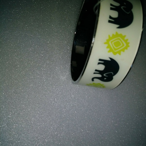 TWO(2) Children's Bracelets - Picture 4 of 5